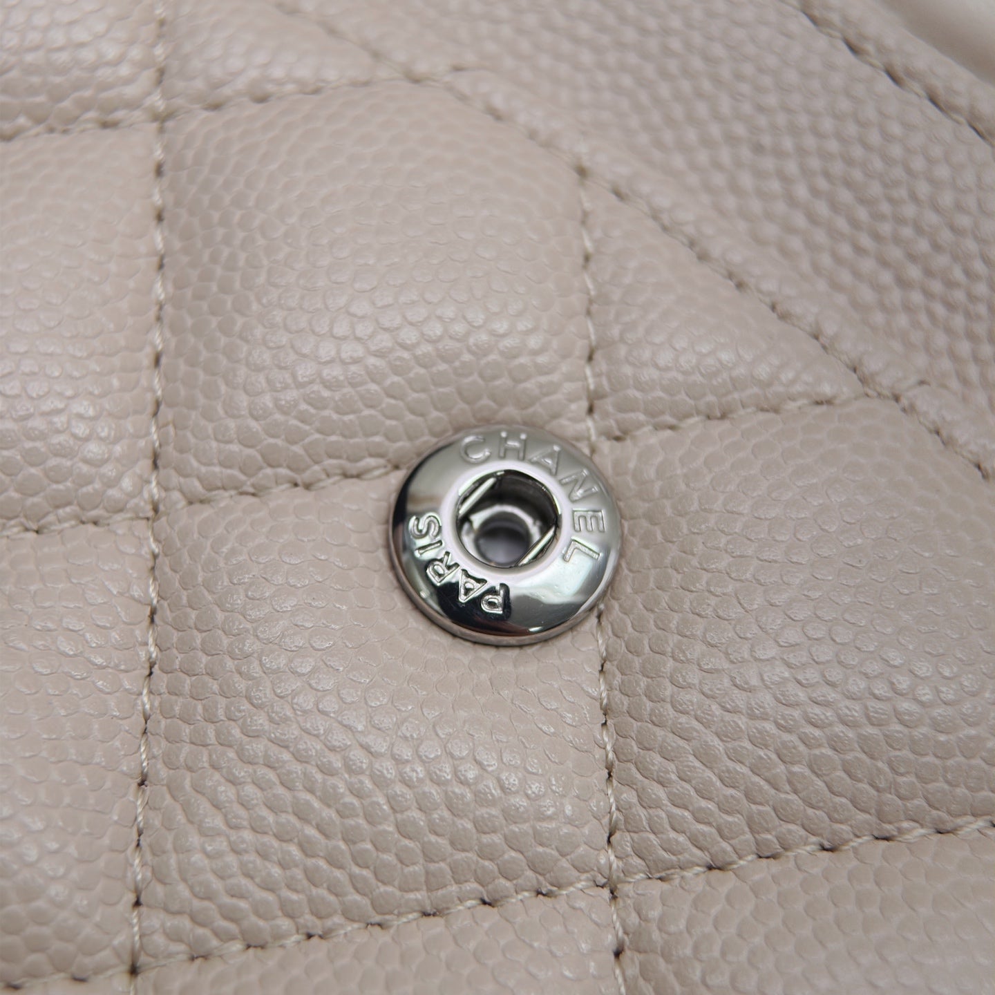 Ivory Caviar Leather Medium Flap Bag - Level X