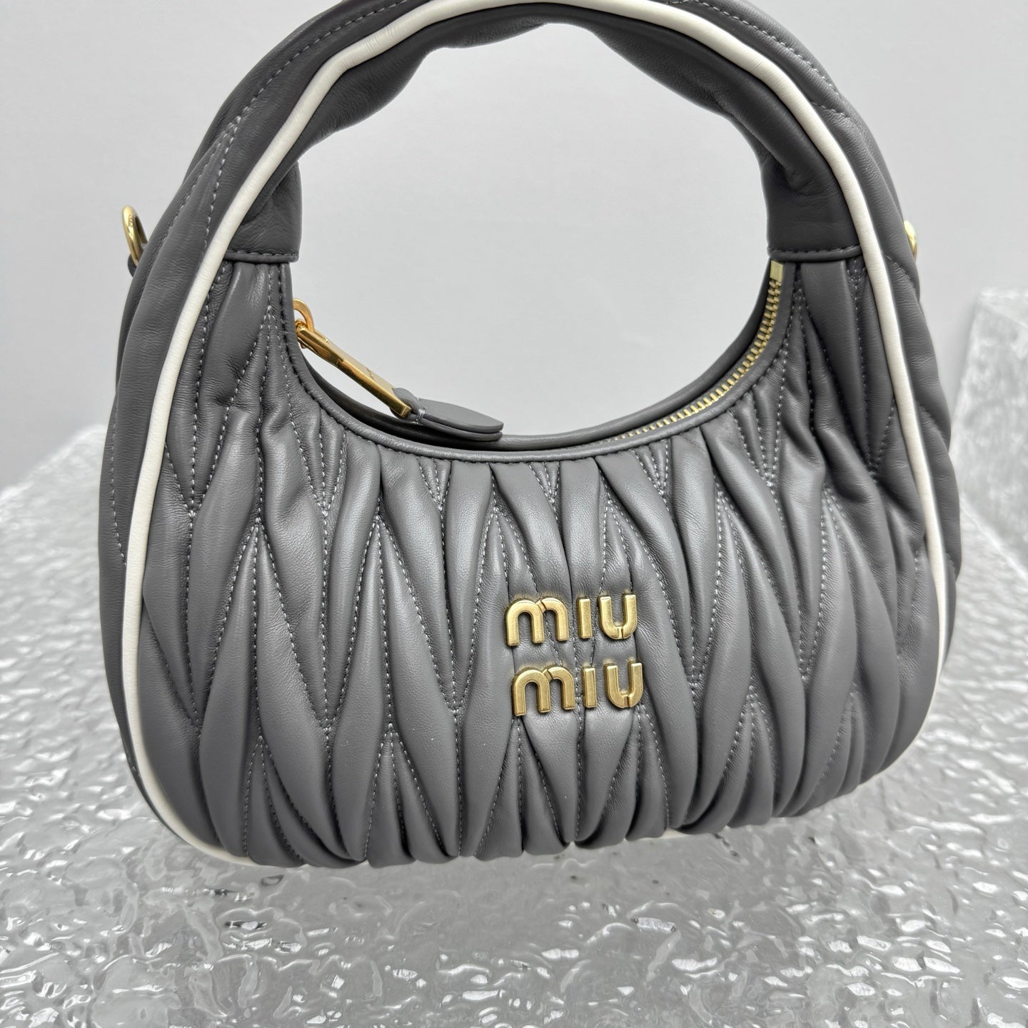 Grey Leather Wander Bag - Level 5