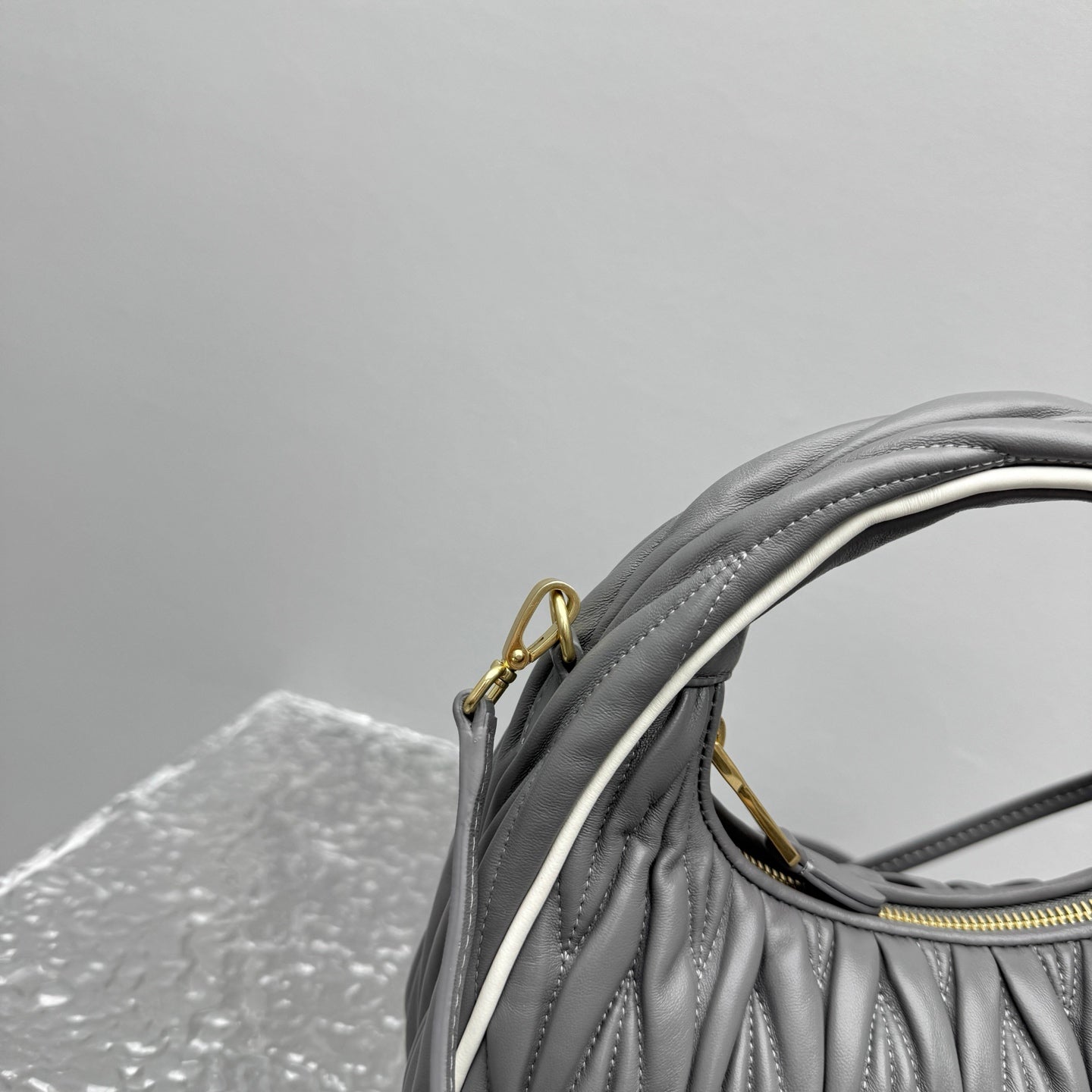 Grey Leather Wander Bag - Level 5
