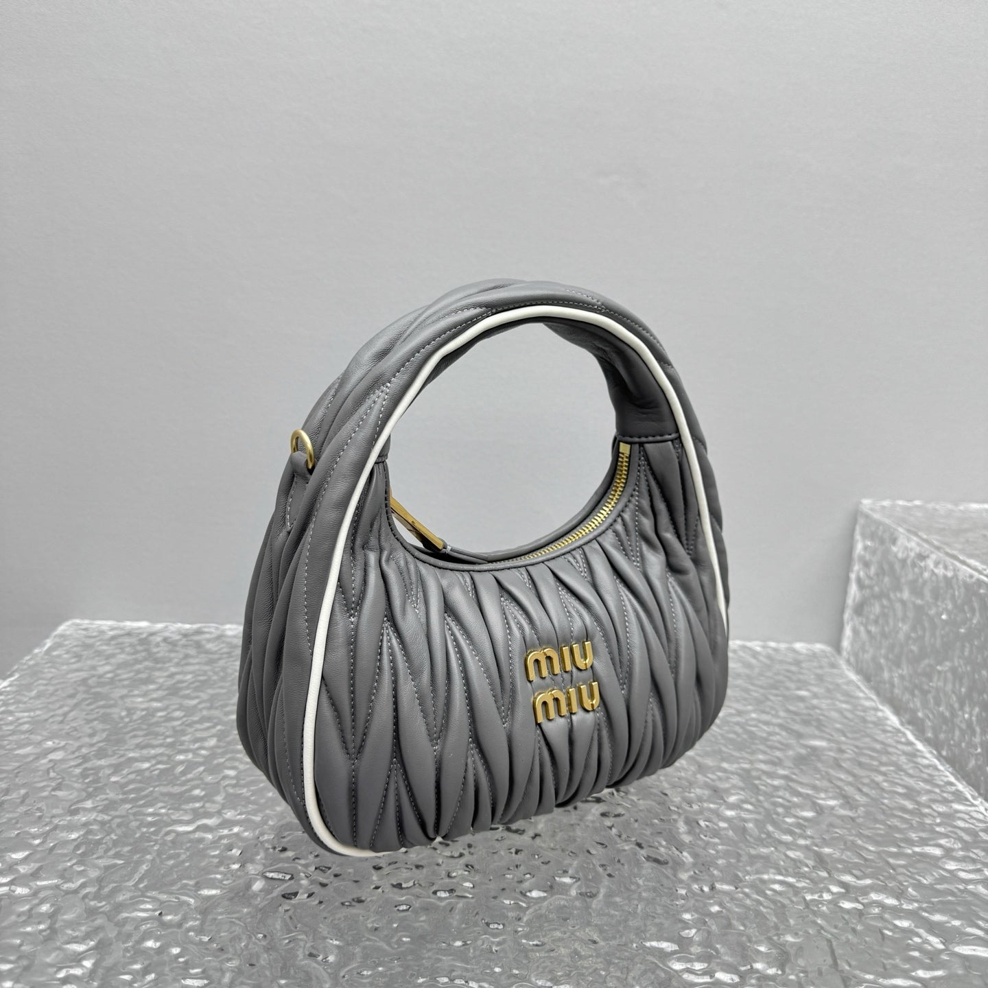 Grey Leather Wander Bag - Level 5