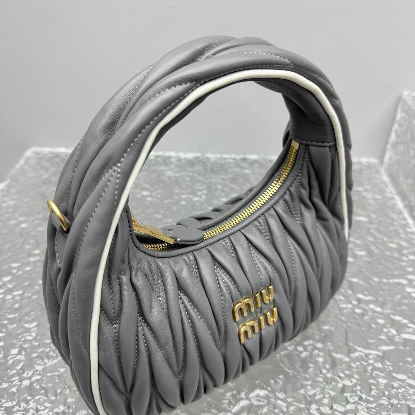 Grey Leather Wander Bag - Level 5