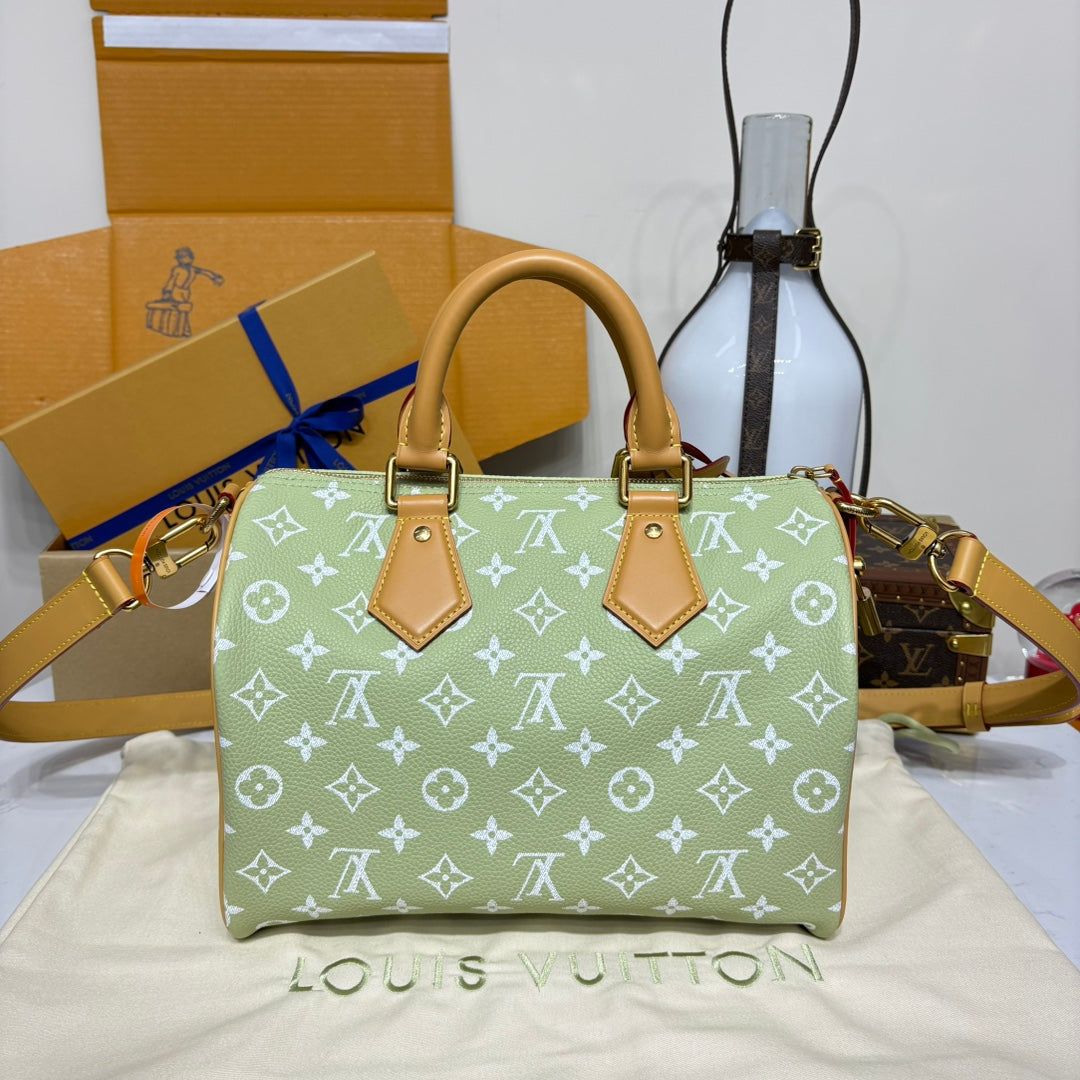 P9 Speedy 30 Bandouliere Light Green Leather - Level 5