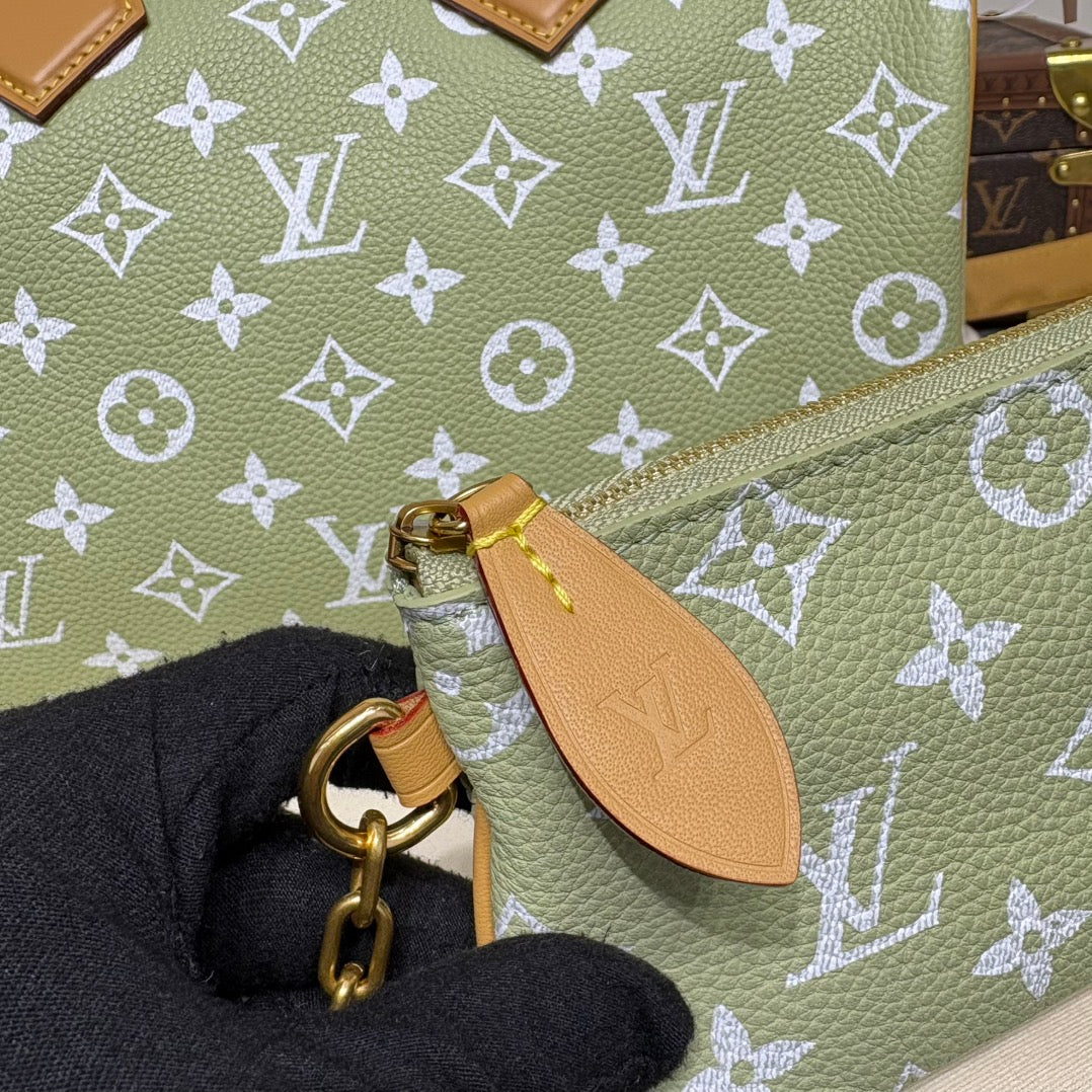 P9 Speedy 30 Bandouliere Light Green Leather - Level 5