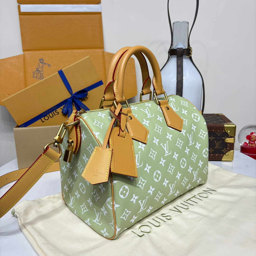 P9 Speedy 30 Bandouliere Light Green Leather - Level 5