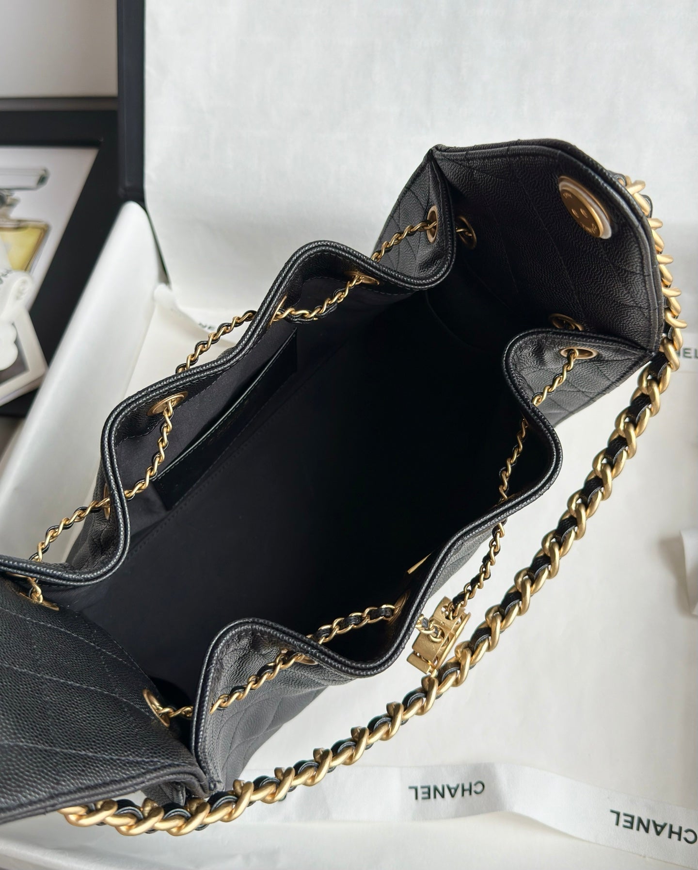 25 Hobo Bag Black Caviar Leather - Level 5