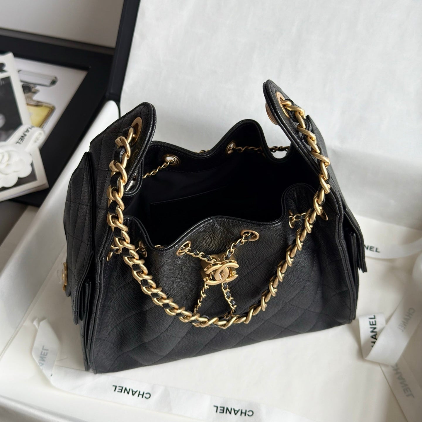 25 Hobo Bag Black Caviar Leather - Level 5
