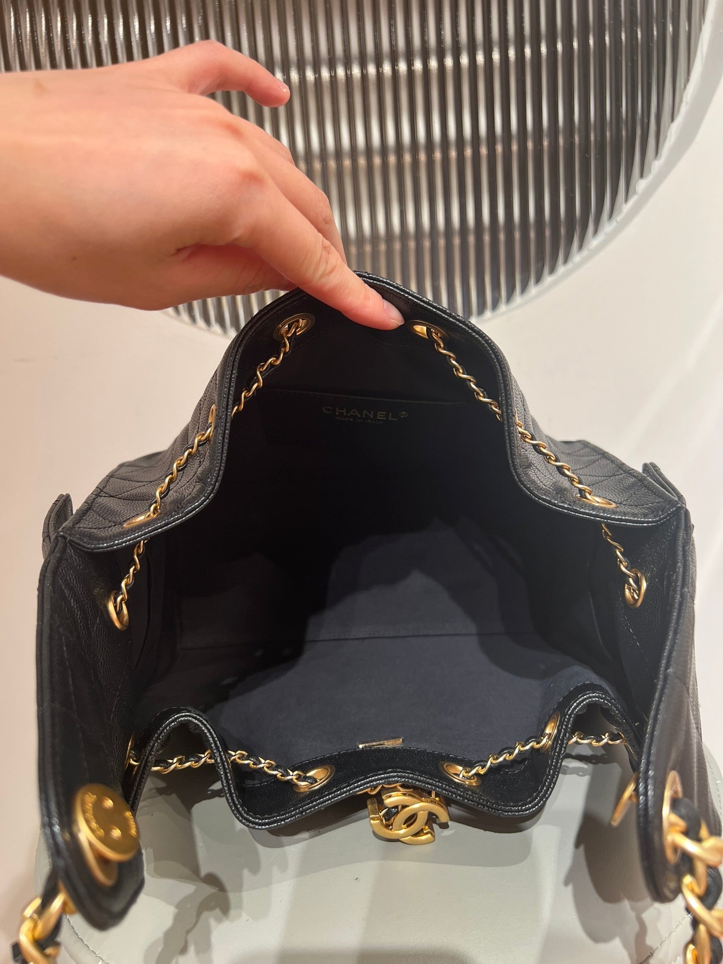 25 Hobo Bag Black Caviar Leather - Level X
