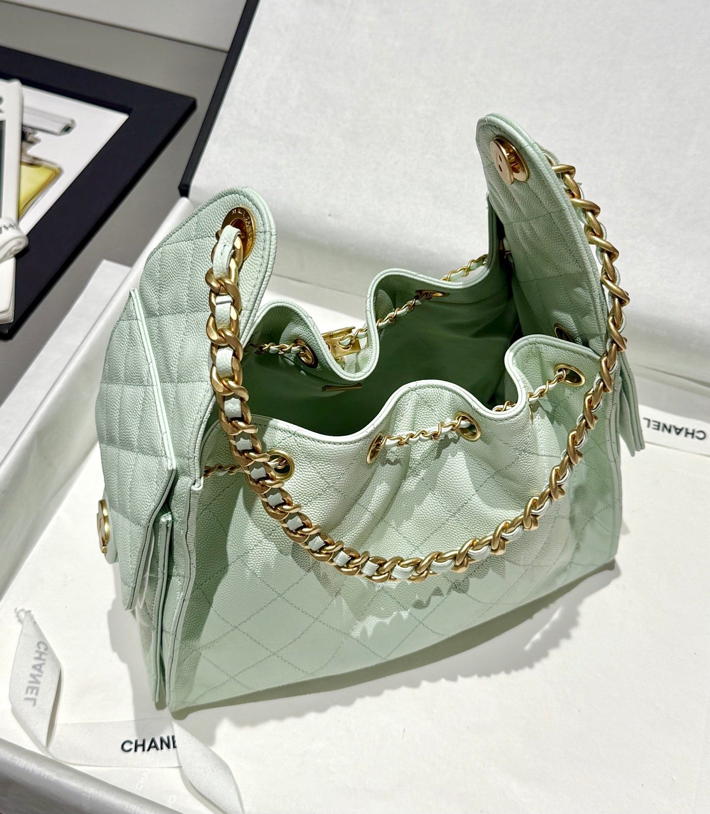 25 Hobo Bag Mint Green Caviar Leather - Level 5