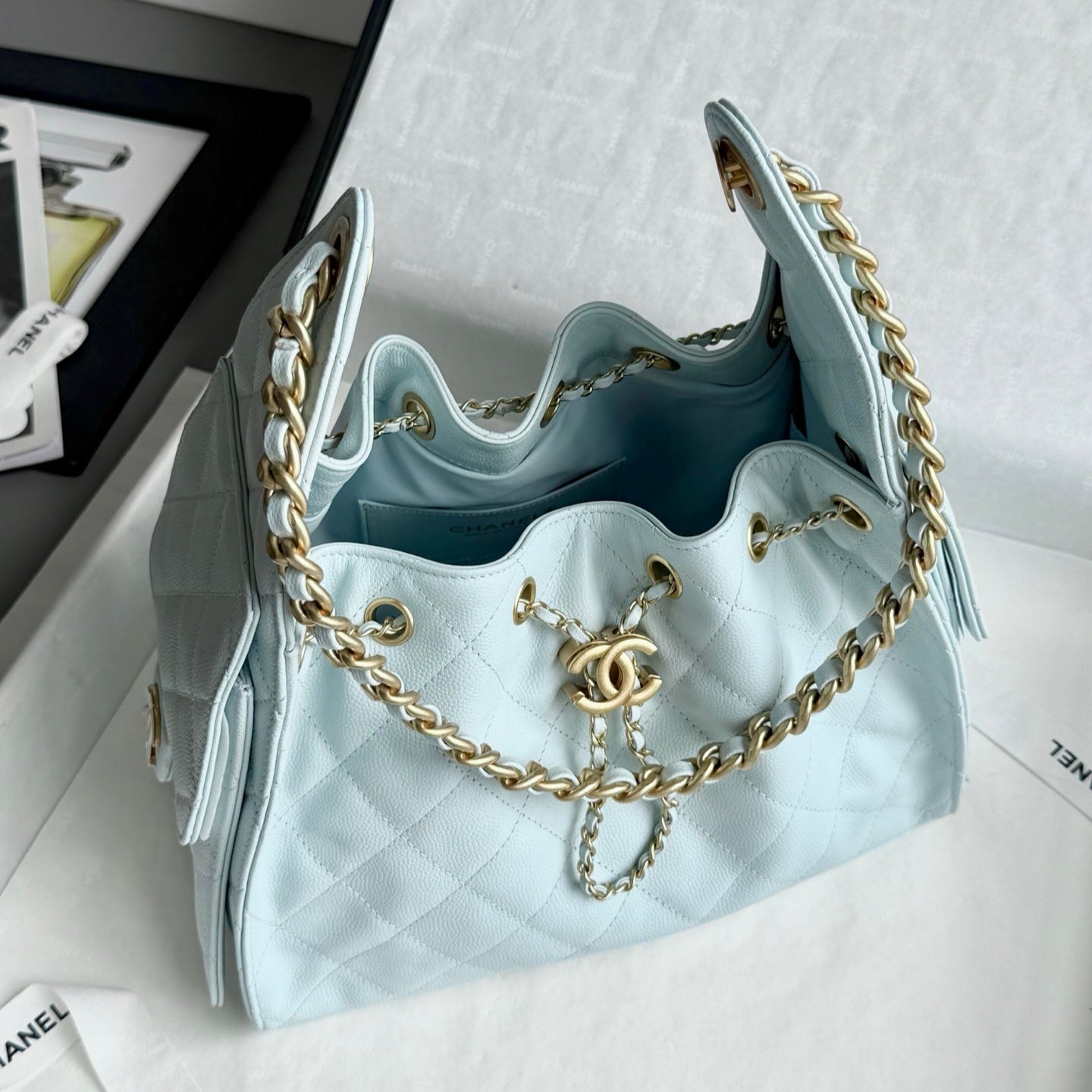 25 Hobo Bag Light Blue Caviar Leather - Level 5