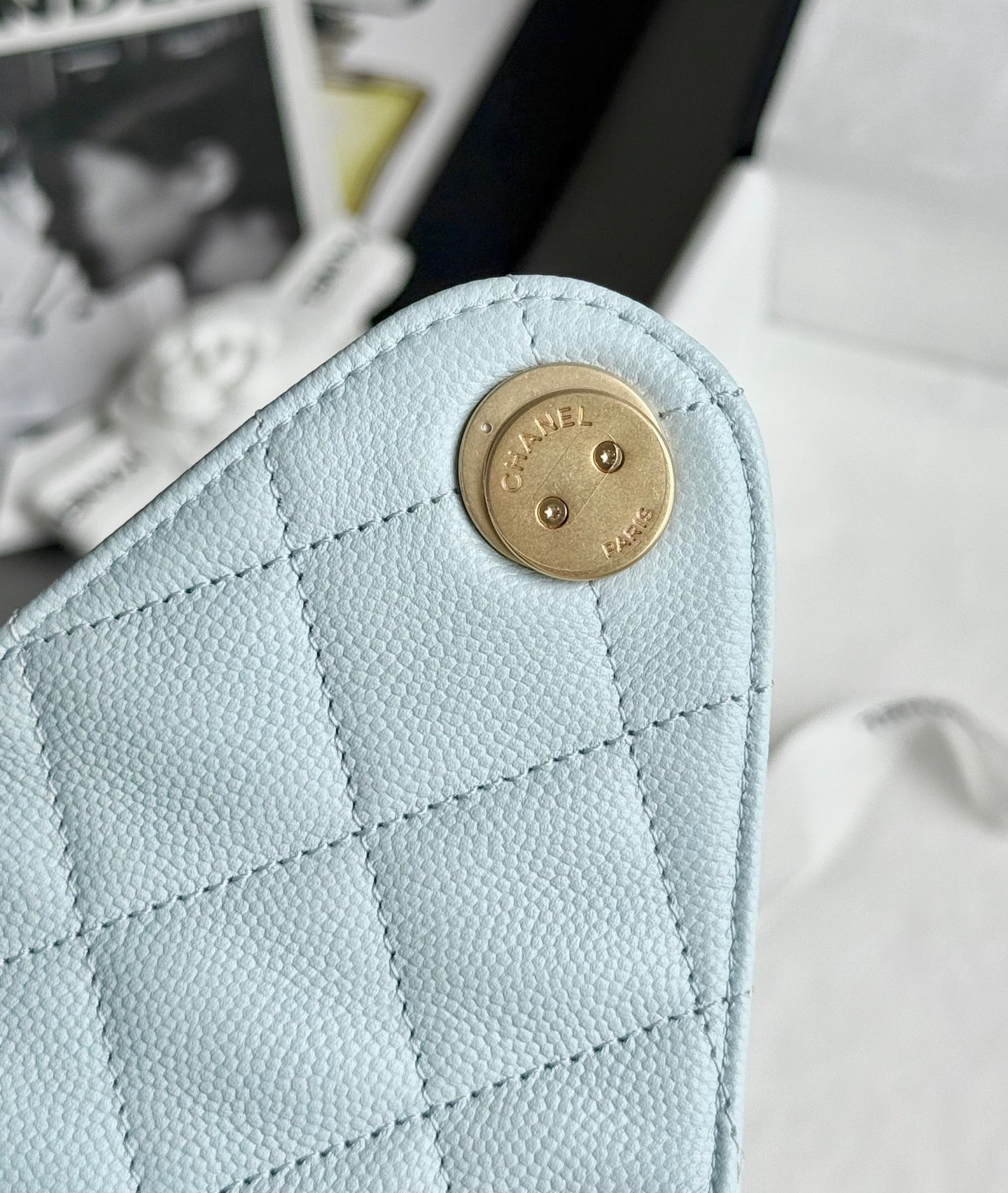 25 Hobo Bag Light Blue Caviar Leather - Level 5