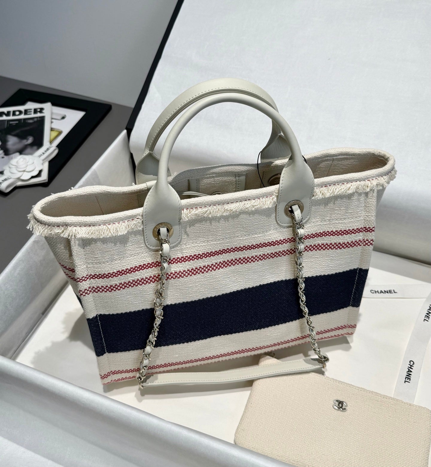Medium White Striped Canvas Deauville Tote Bag - Level 5