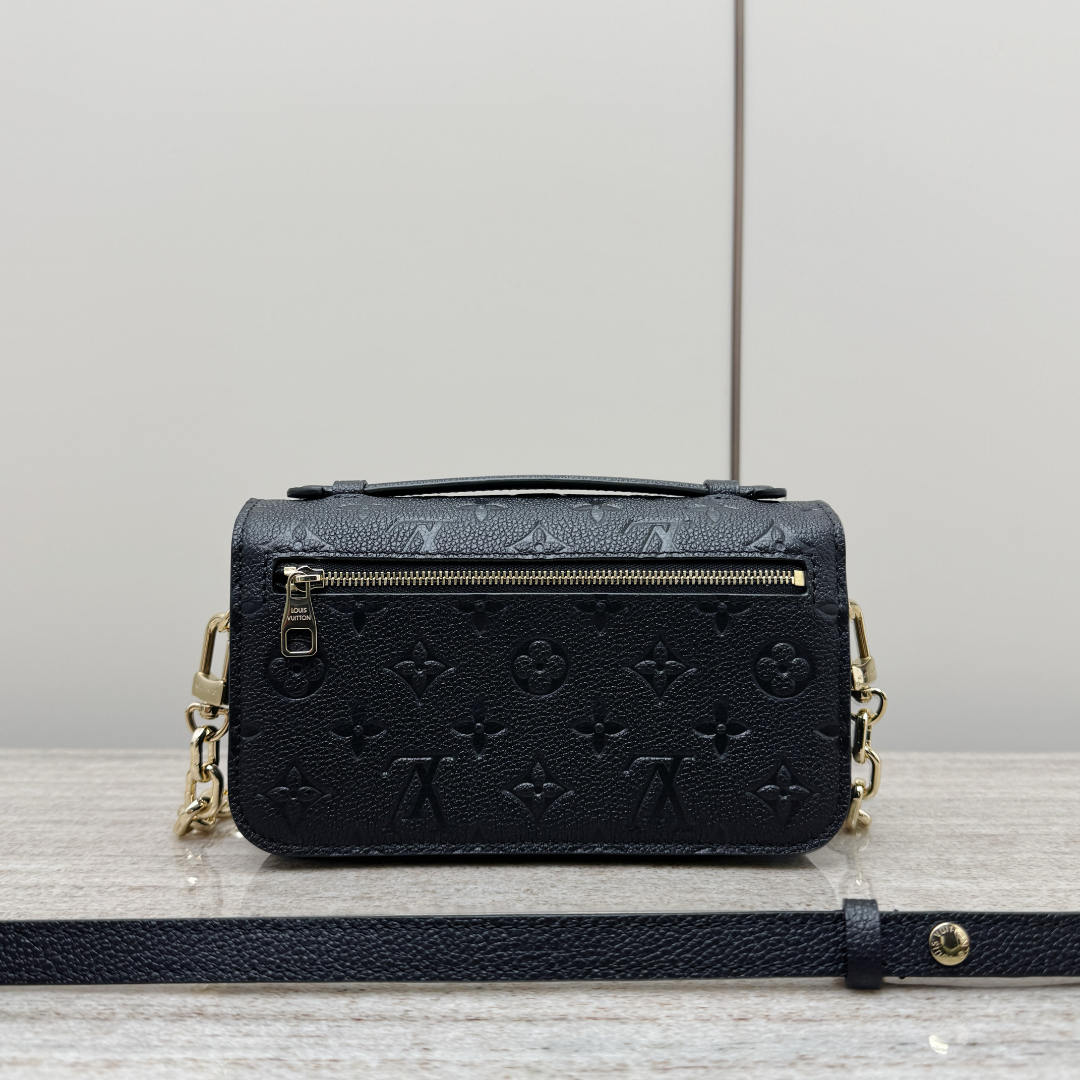 Pochette Metis East West Black Empreinte Leather - Level X