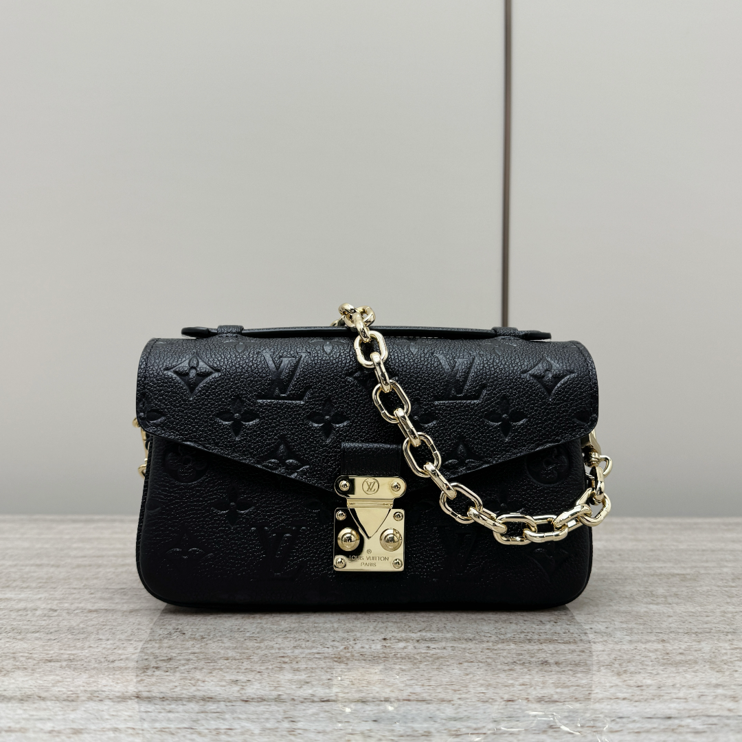 Pochette Metis East West Black Empreinte Leather - Level X