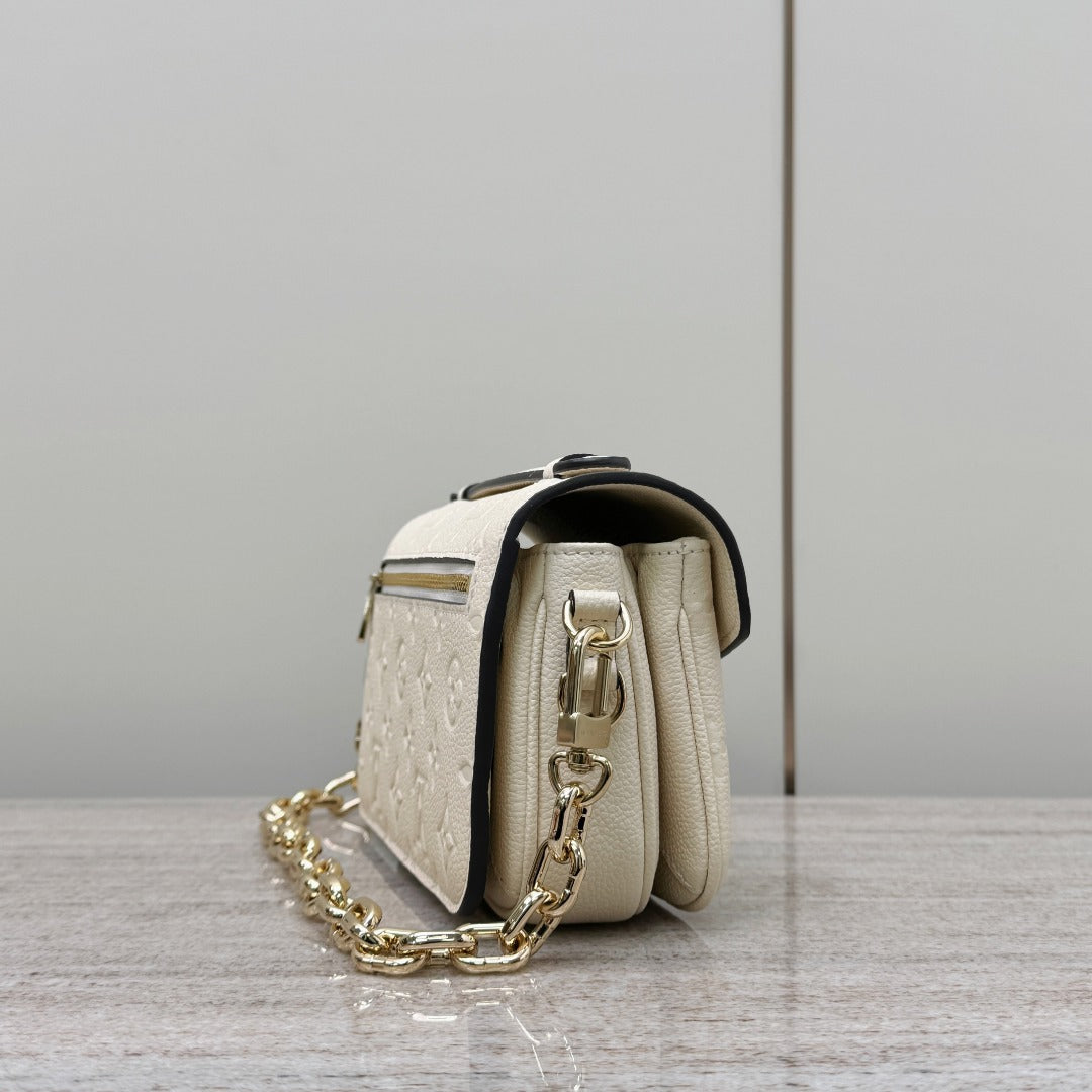 Pochette Metis East West Cream Empreinte Leather - Level X