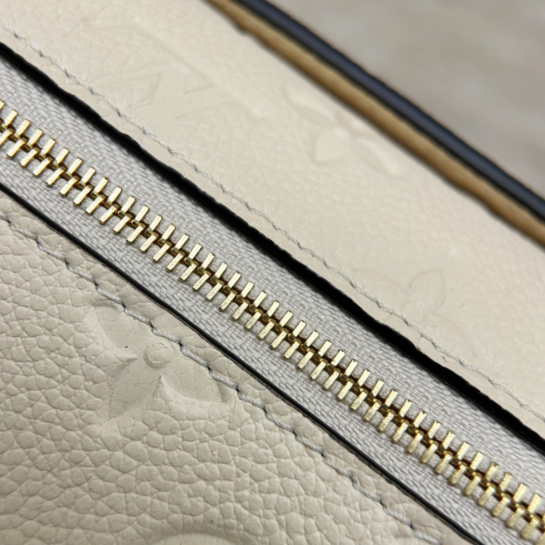 Pochette Metis East West Cream Empreinte Leather - Level X