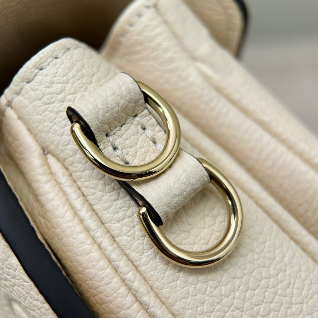 Pochette Metis East West Cream Empreinte Leather - Level X