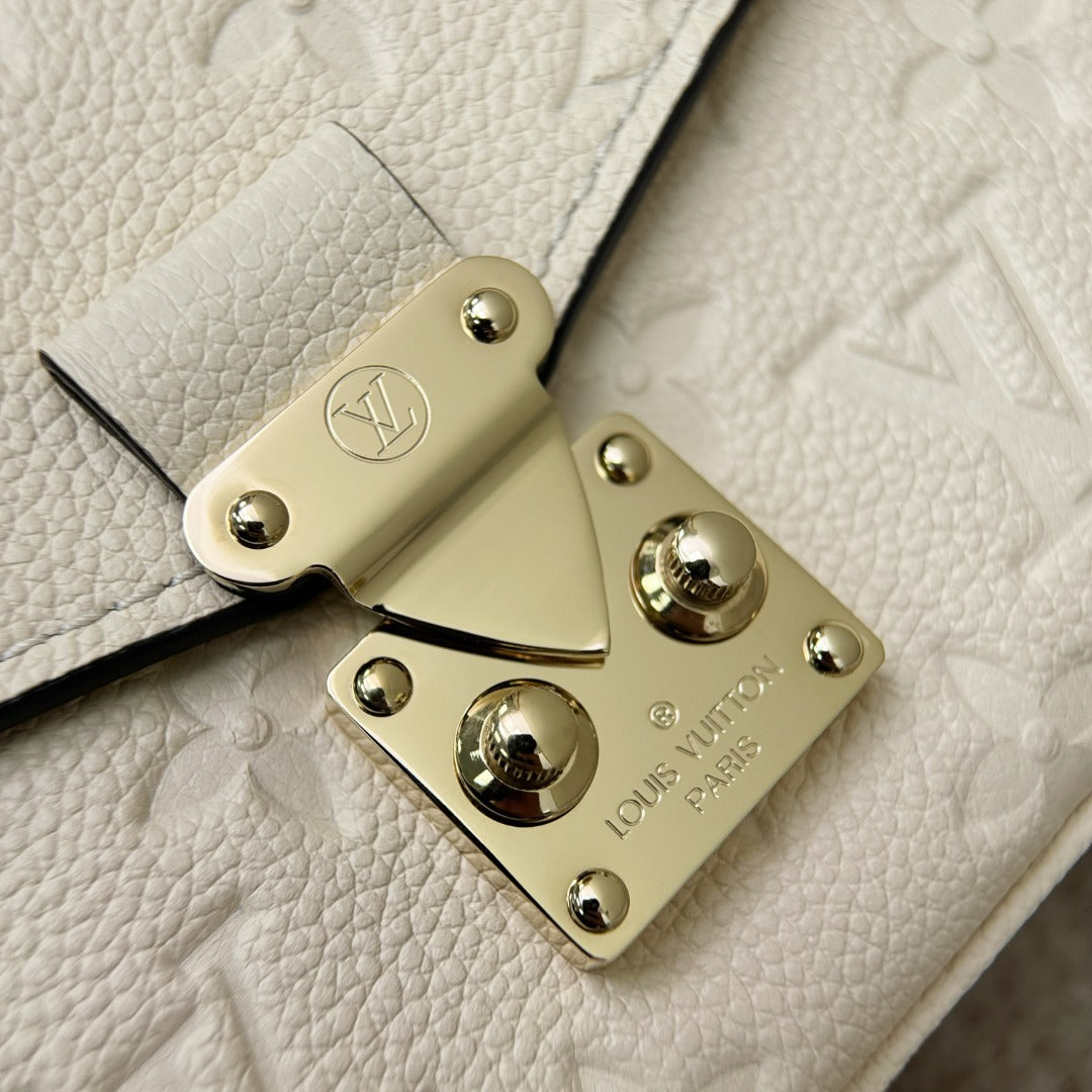 Pochette Metis East West Cream Empreinte Leather - Level X