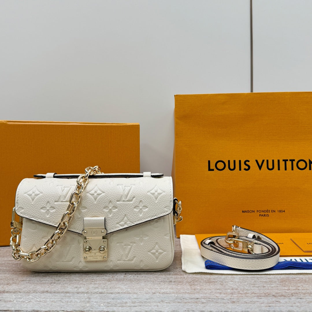 Pochette Metis East West Cream Empreinte Leather - Level X