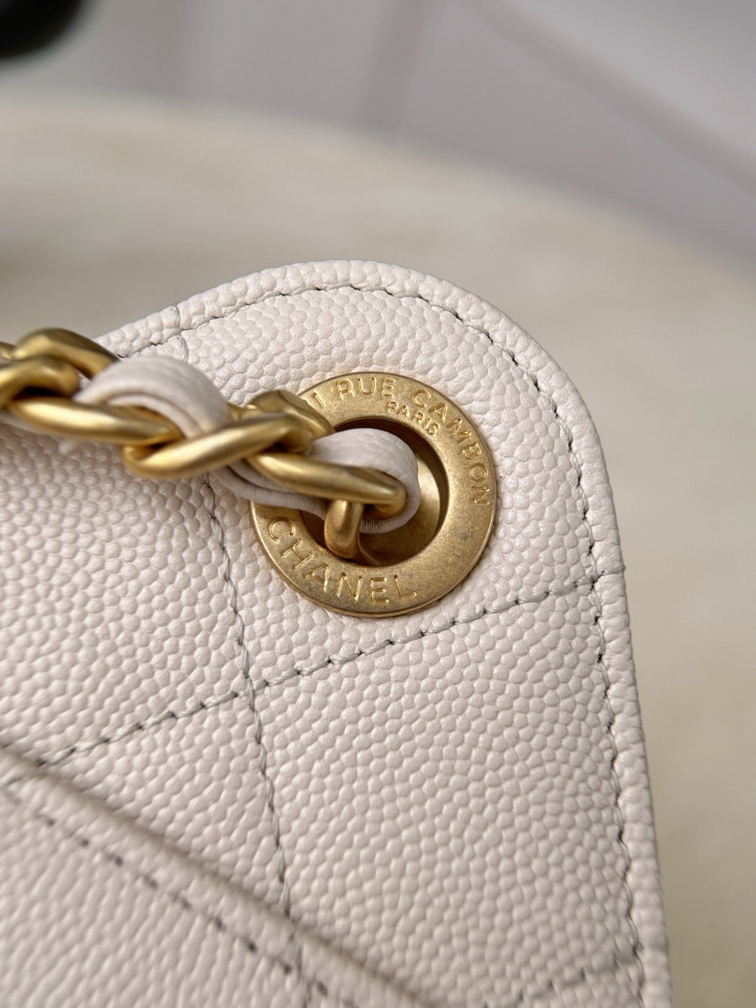 25 Hobo Bag Mini Cream Caviar Leather - Level X