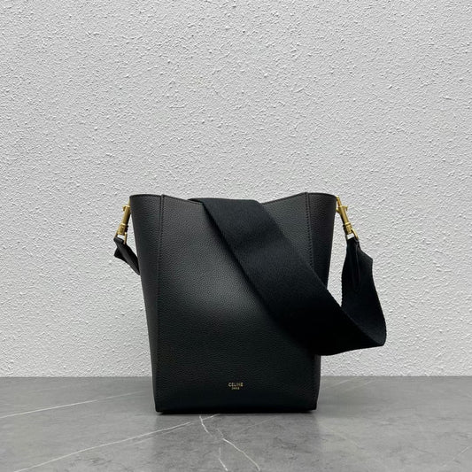 Sangle Small Bucket Bag Black Leather CEL - Level 5