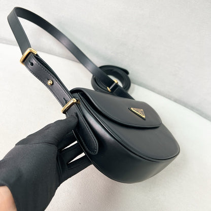 Black Leather Arque Shoulder Bag - Level 5