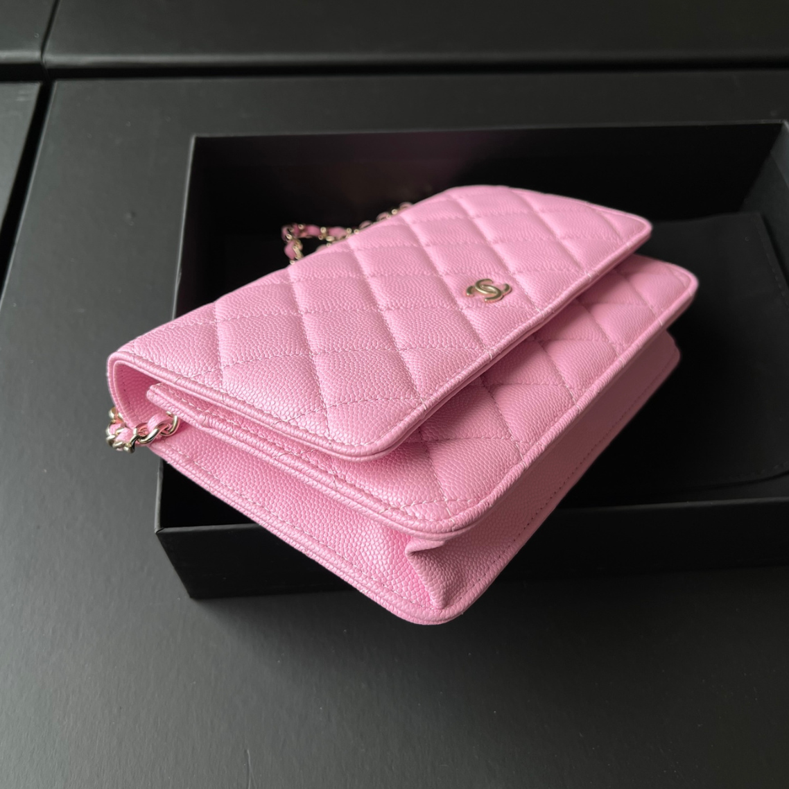 Wallet On Chain Pink Caviar Leather CNL - Level X