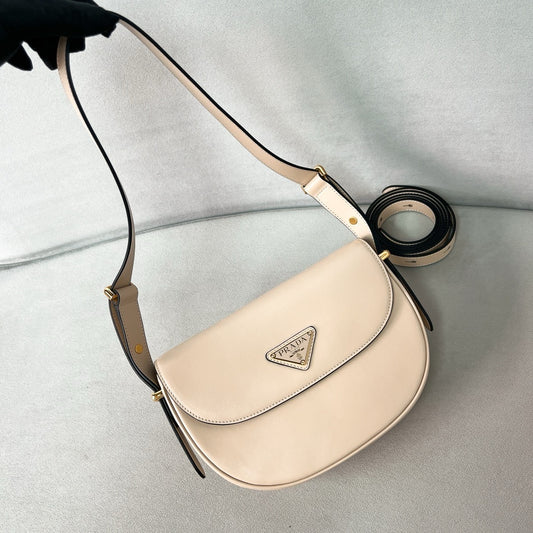 Light Tan Leather Arque Shoulder Bag - Level 5
