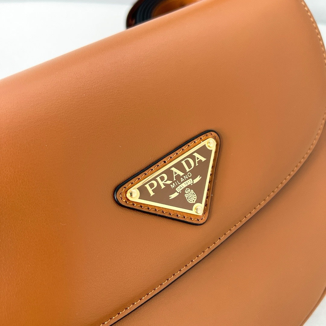 Brown Leather Arque Shoulder Bag - Level 5