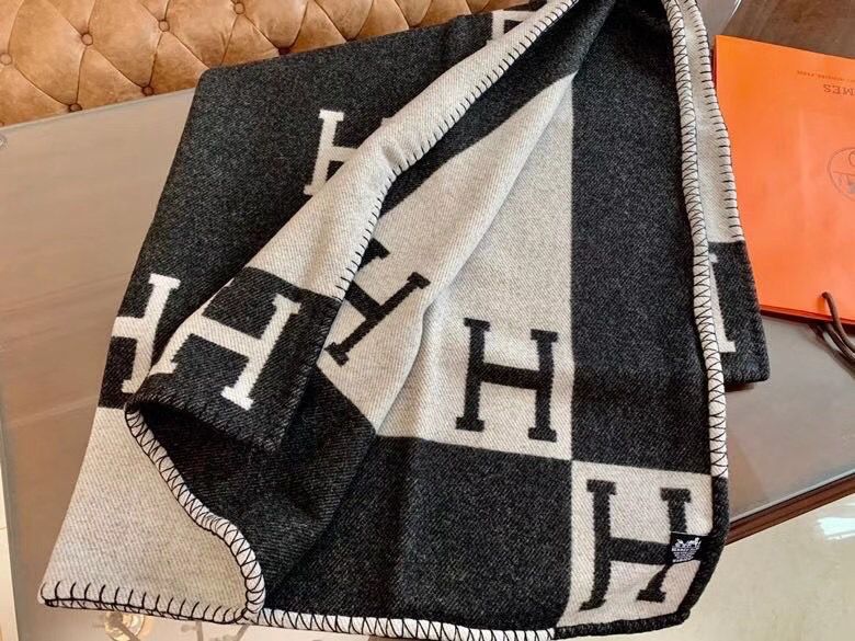 Black Avalon Throw Blanket - Level 5