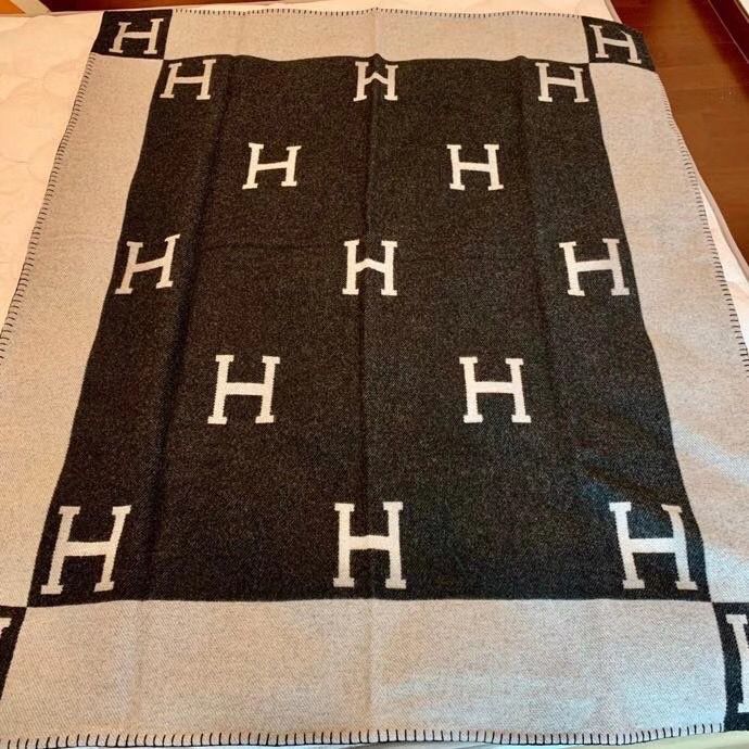 Black Avalon Throw Blanket - Level 5