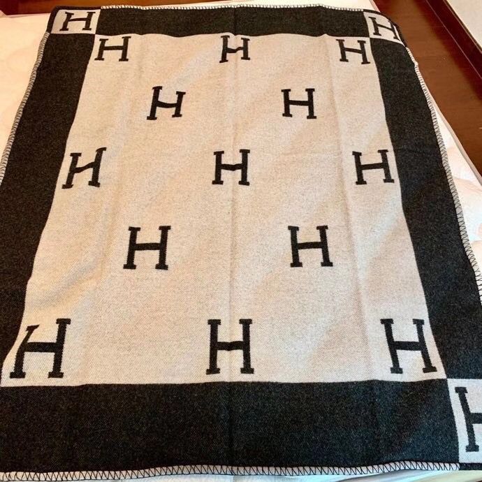 Black Avalon Throw Blanket - Level 5