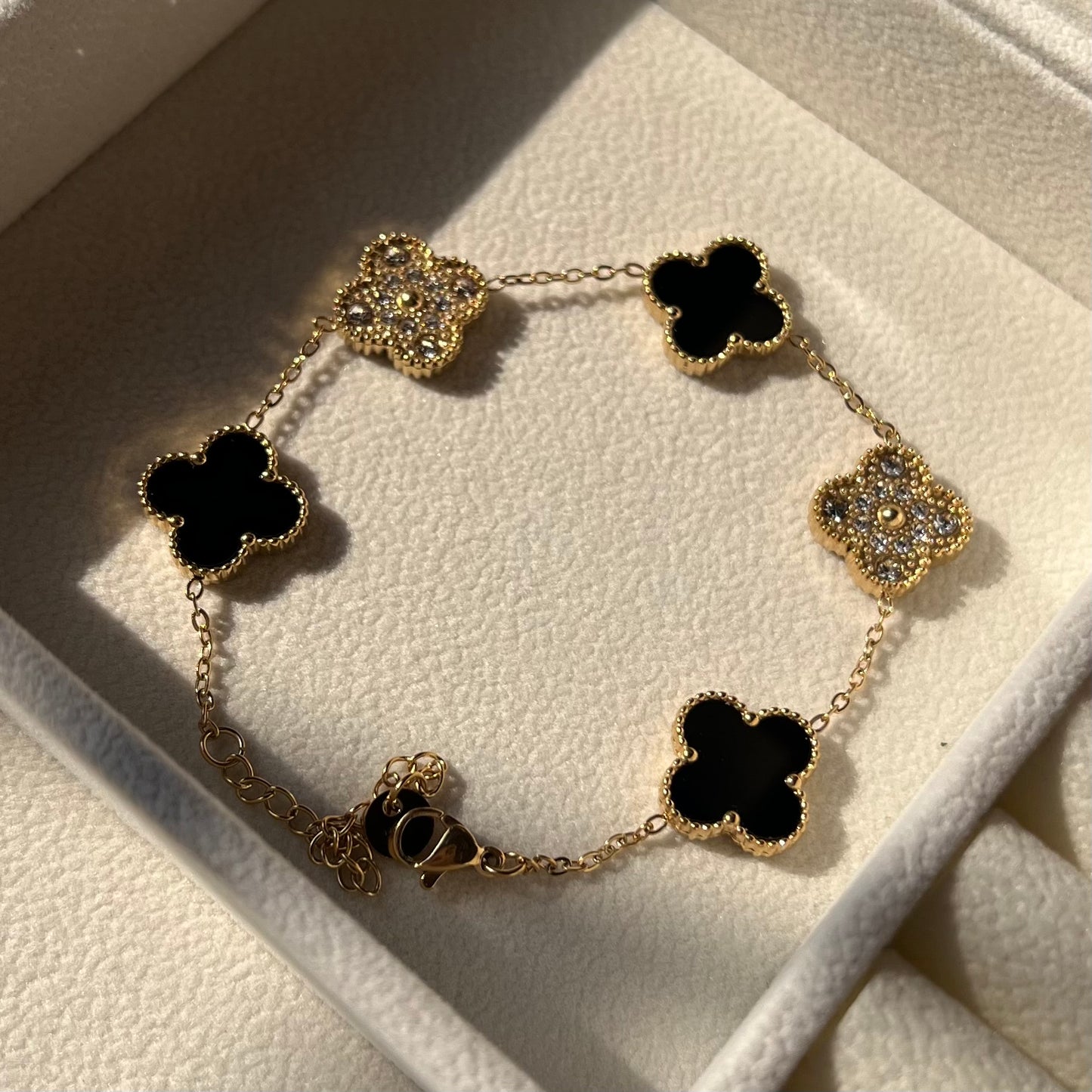 5-Clover Bracelet - Black