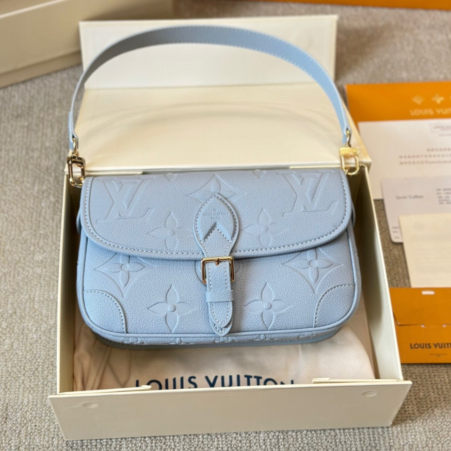 Diane Shoulder Bag Blue LOU - Level 3