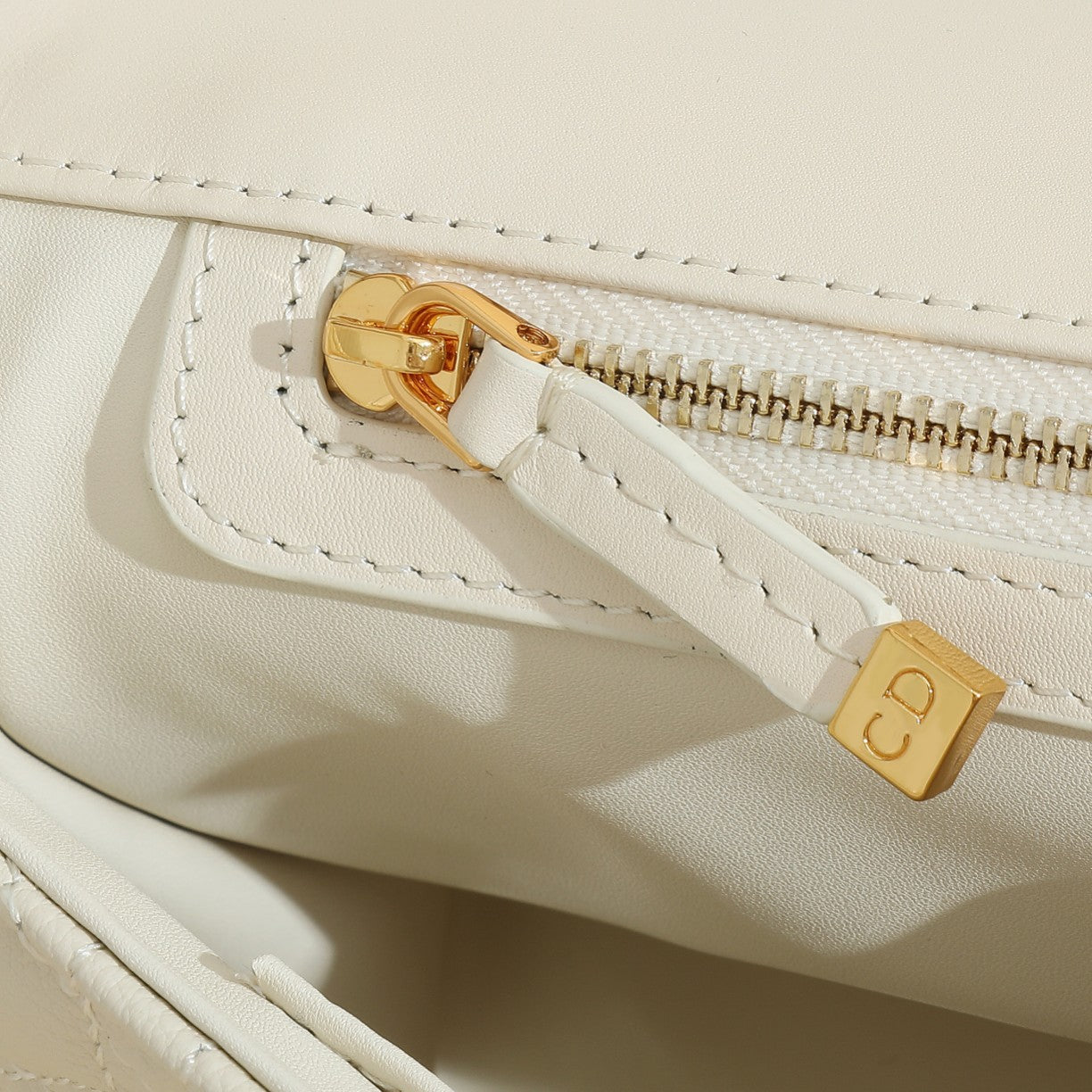 Caro Leather Chain Bag Cream White CDR - Level 5