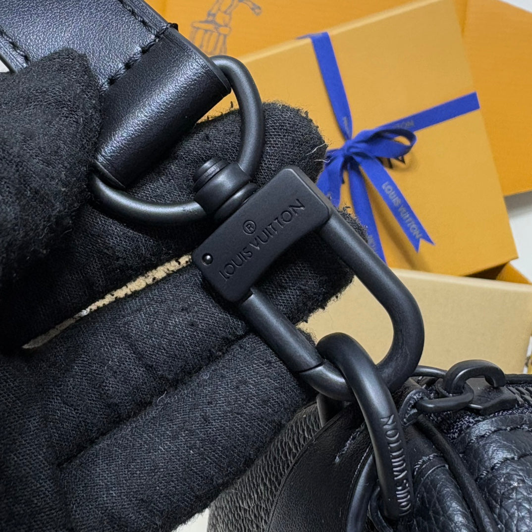 P9 Speedy 30 Bandouliere Ultra Black Leather - Level 5