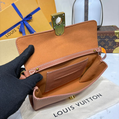 Low Key Wallet On Chain Brown Leather - Level 5