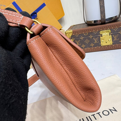 Low Key Wallet On Chain Brown Leather - Level 5