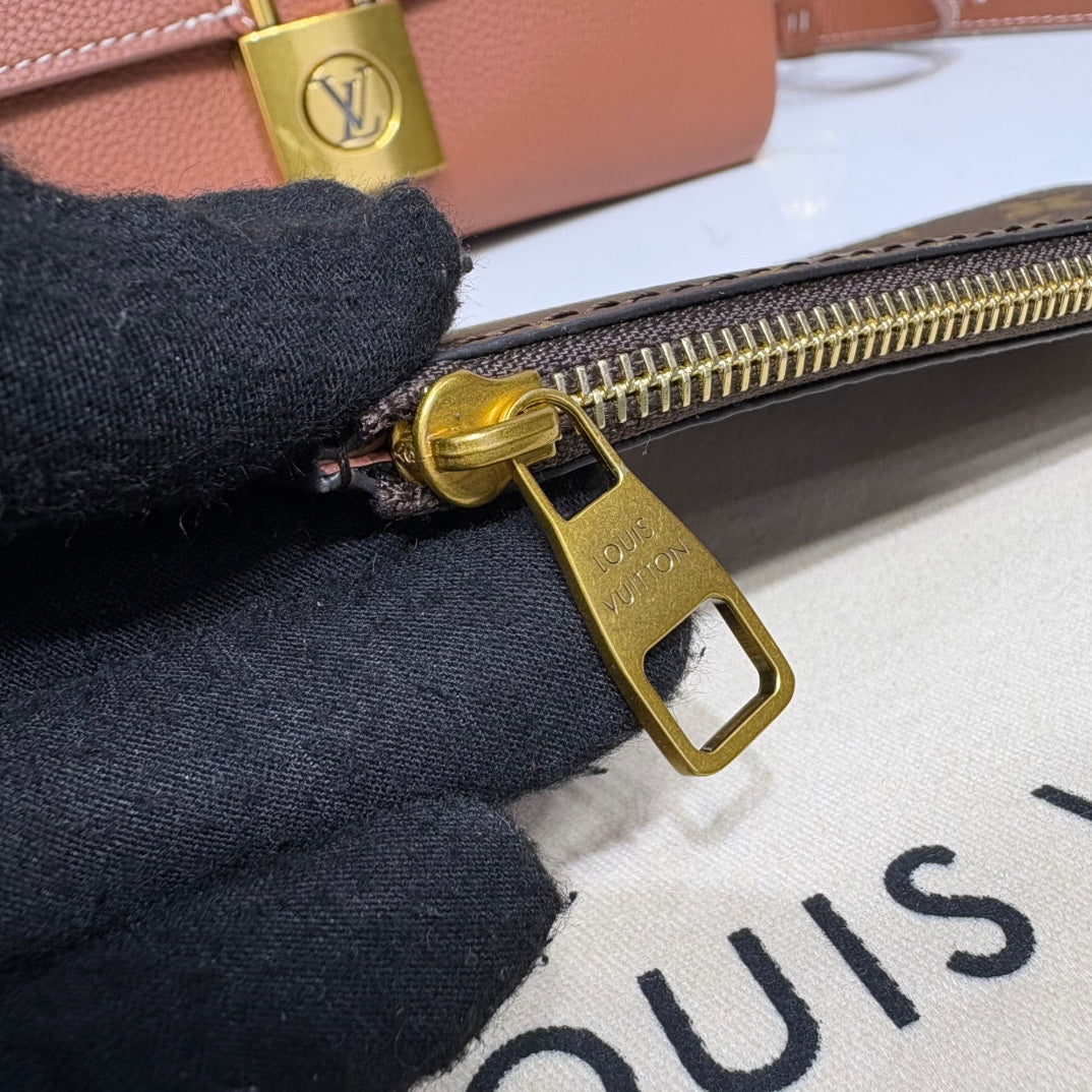 Low Key Wallet On Chain Brown Leather - Level 5