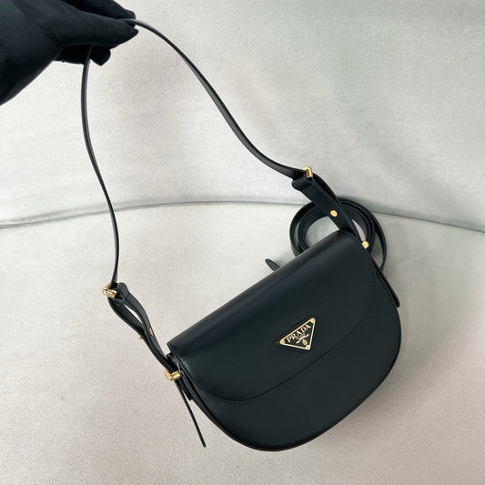Black Leather Arque Shoulder Bag - Level 5