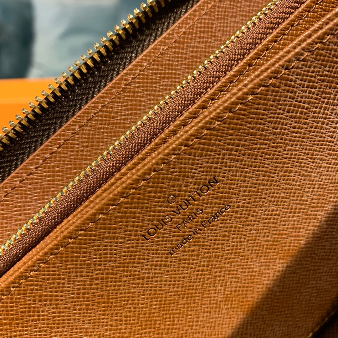 Brown Canvas Zippy Wallet LOU - Level 5