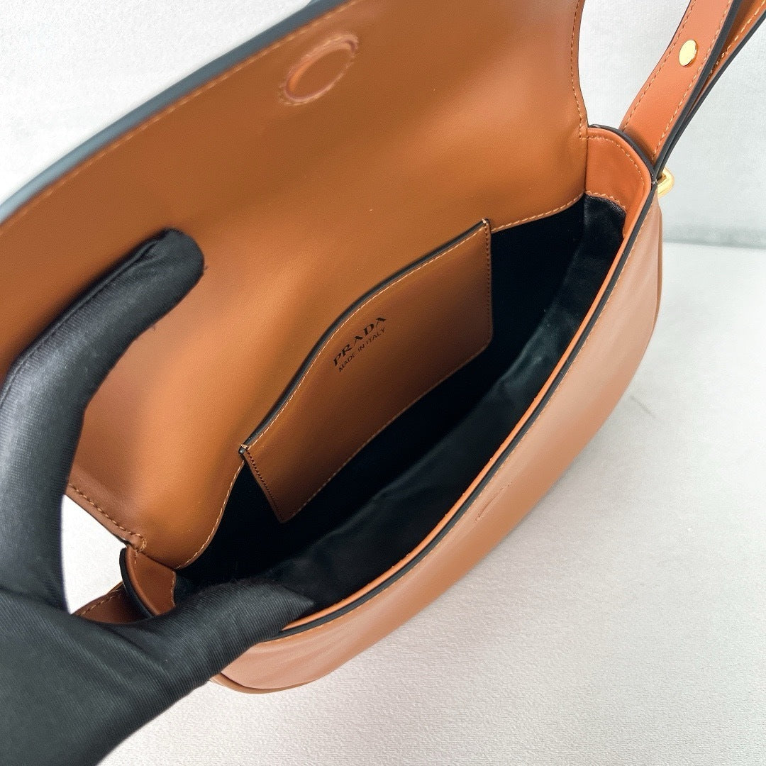 Brown Leather Arque Shoulder Bag - Level 5
