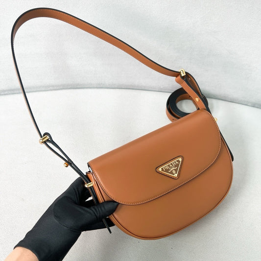Brown Leather Arque Shoulder Bag - Level 5