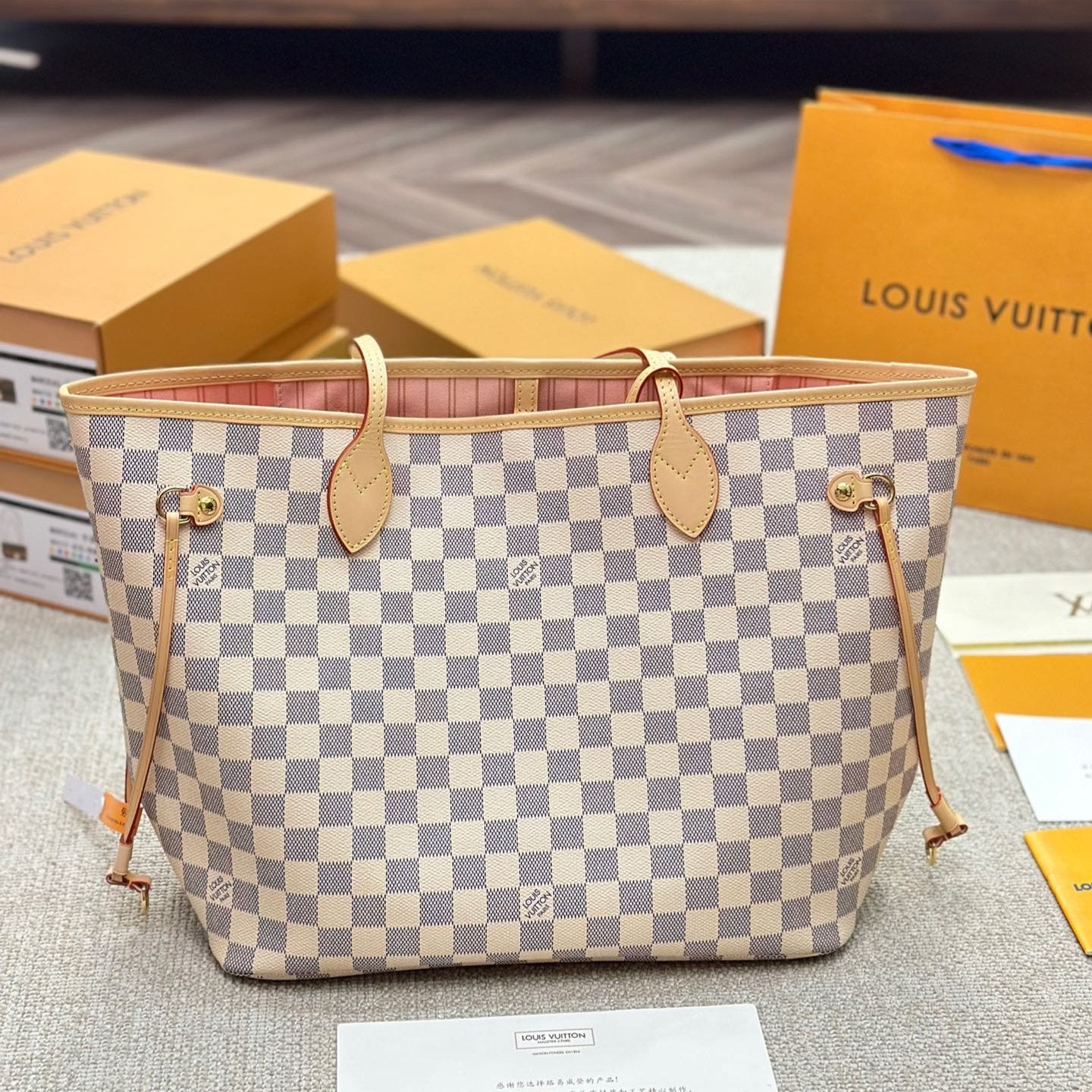 Neverfull MM White Damier & Pink - Level 3