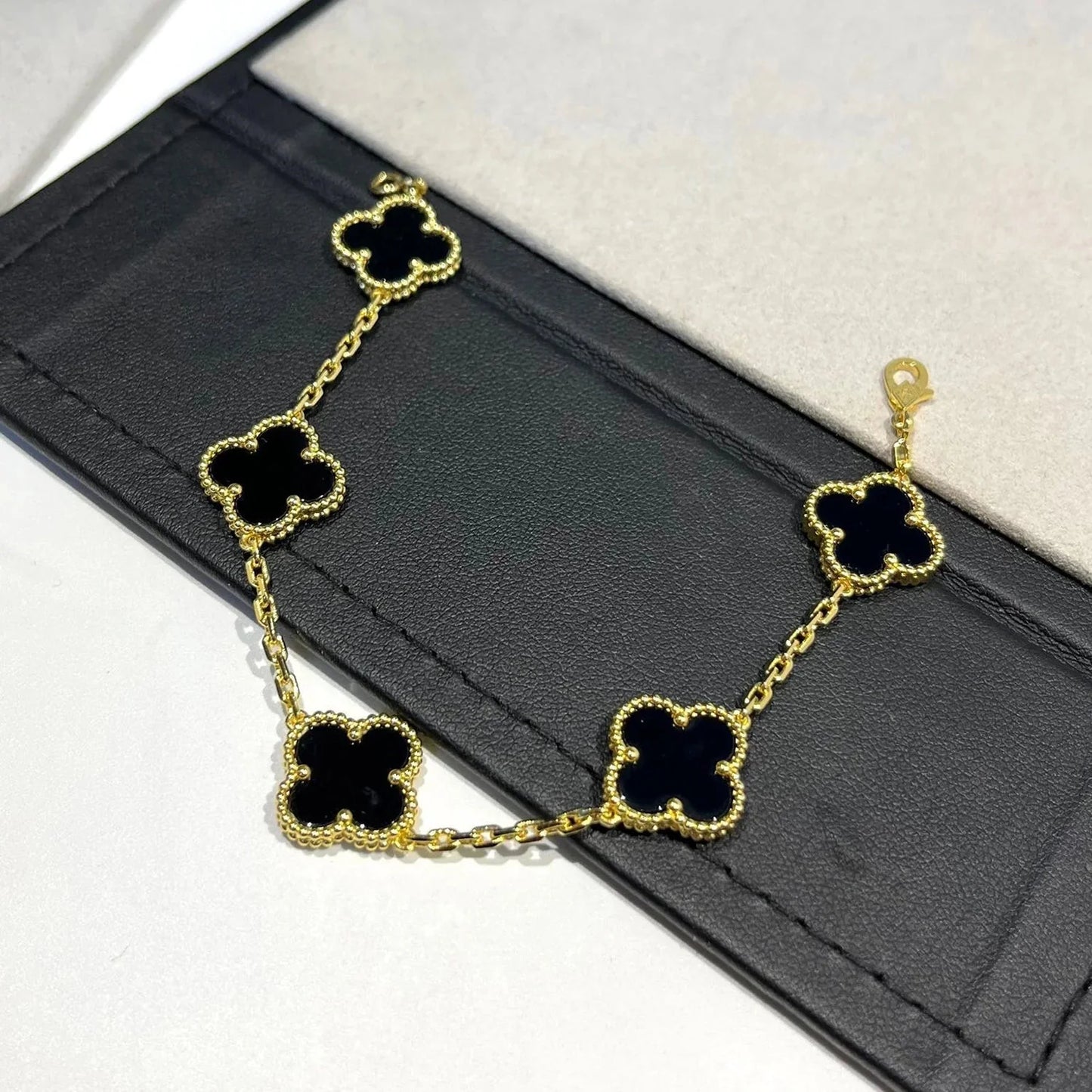 5-Clover Bracelet - Black