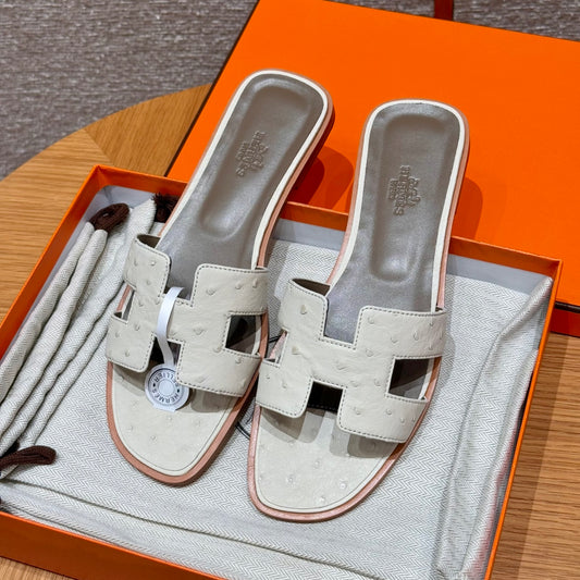 Wool White Ostrich Oran Sandals - Level X