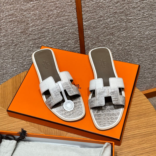 Himalayan Croc Oran Sandals - Level X