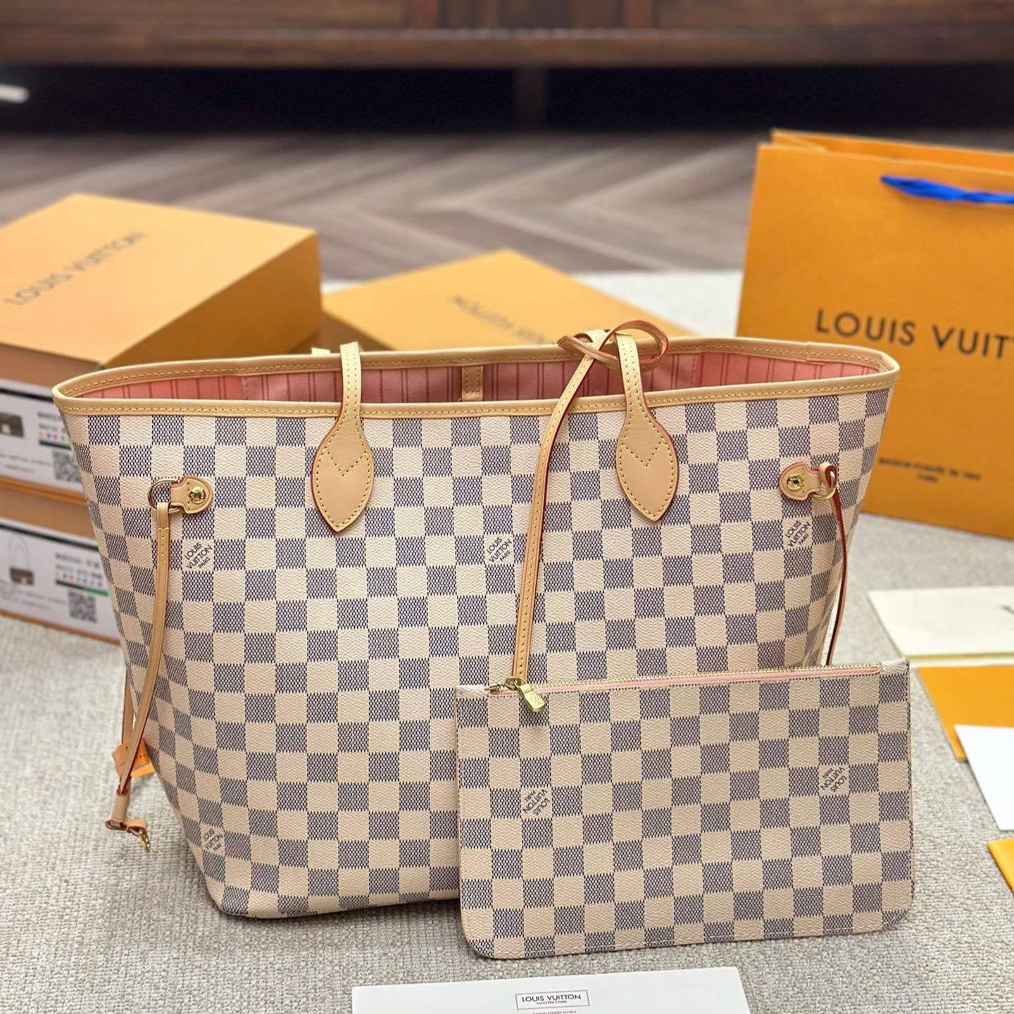 Neverfull MM White Damier & Pink - Level 3