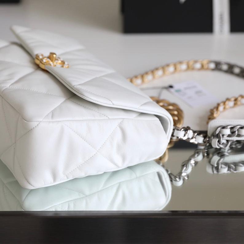 19 Bag Small White & Gold CNL - Level 5