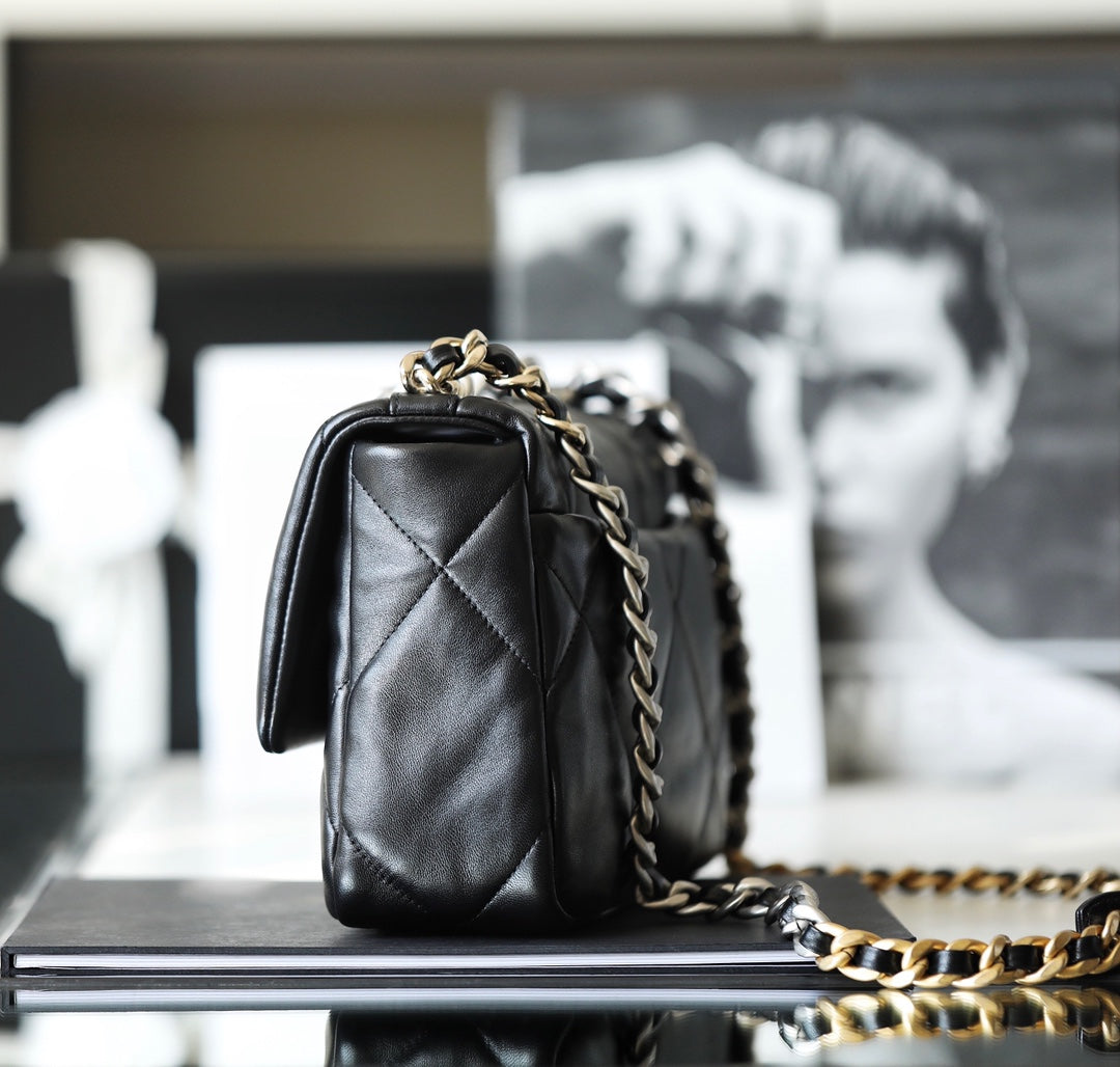 19 Bag Small Black & Silver - Level 5