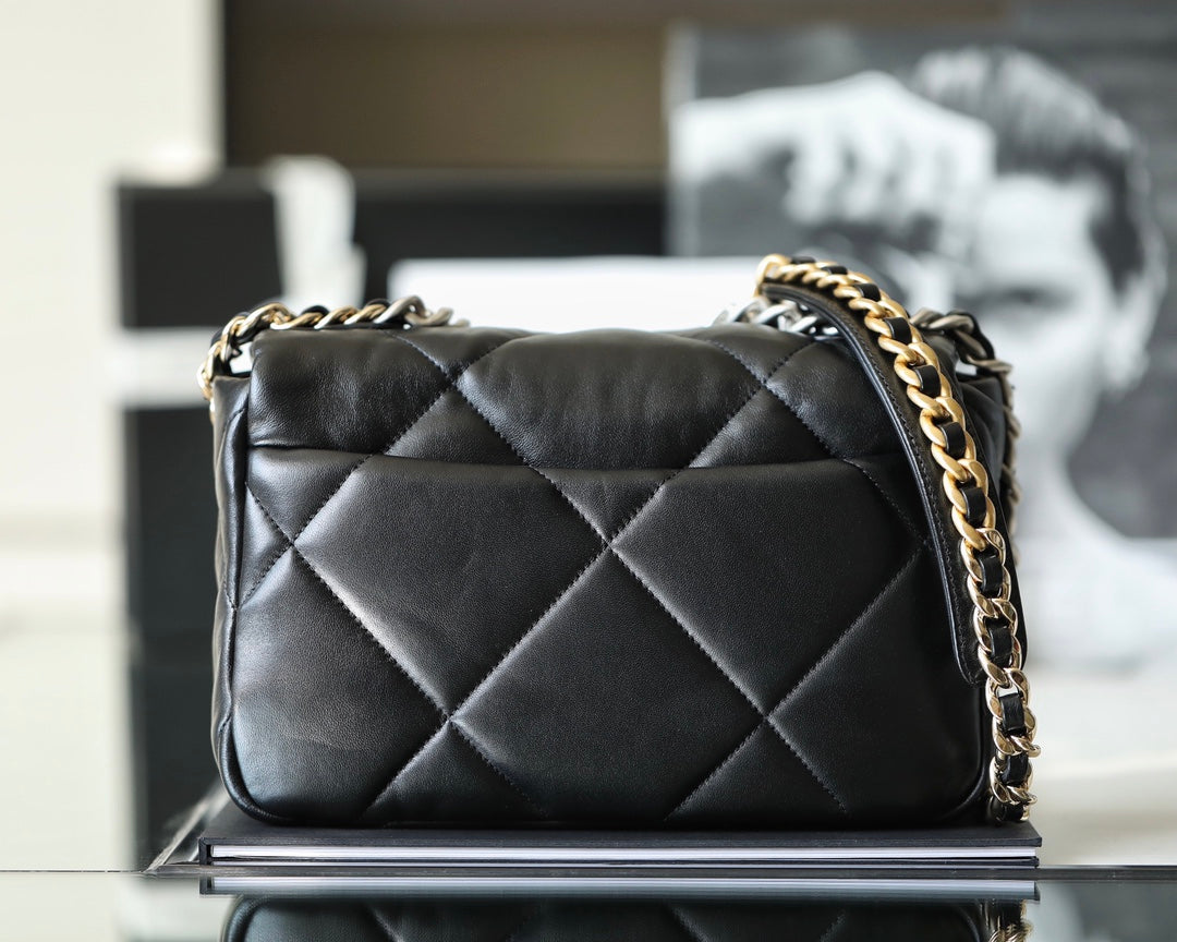 19 Bag Small Black & Silver - Level 5